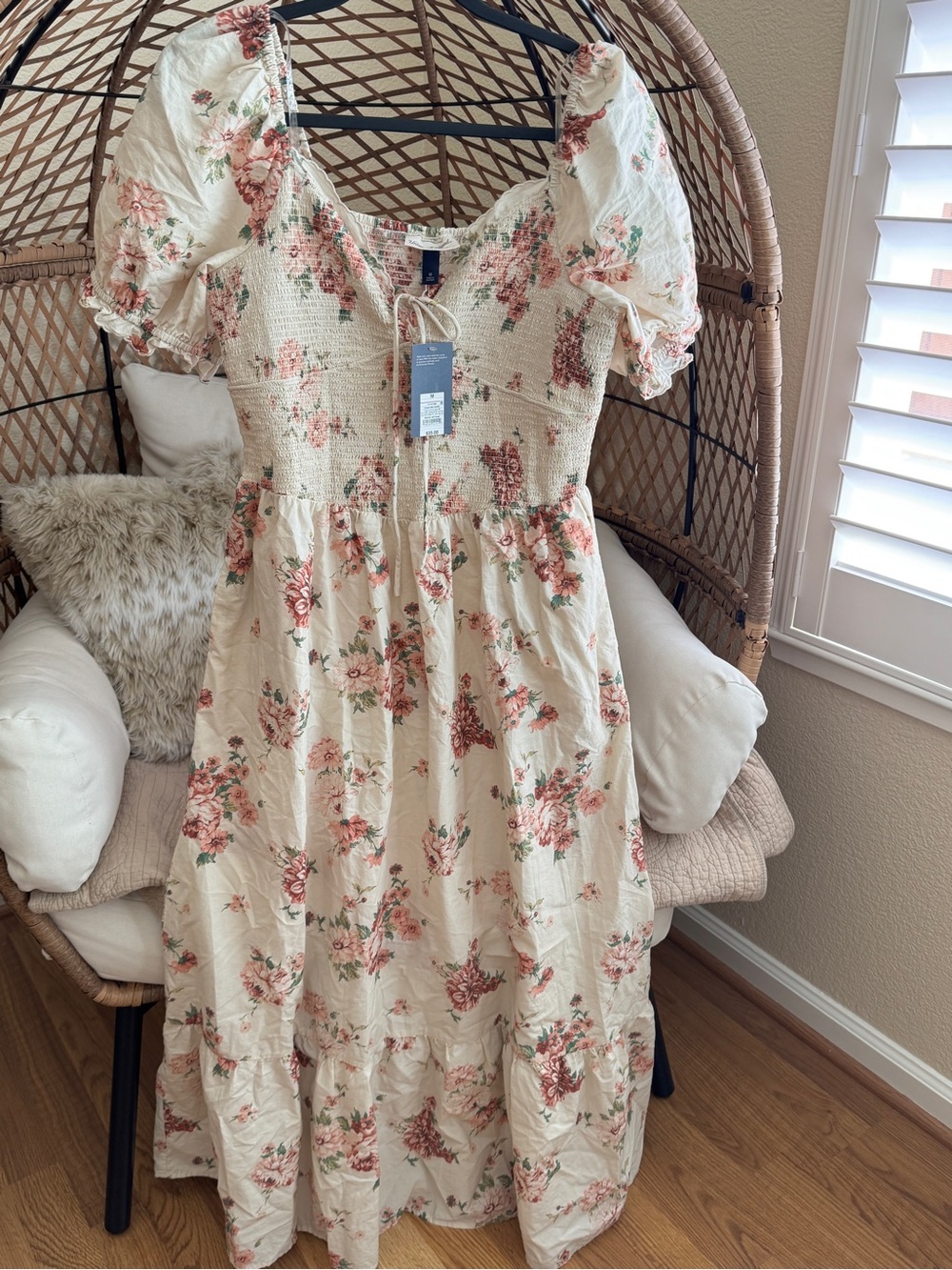 Universal Thread Puff Short Sleeve Smocked Midi A-Line Floral Dress Medium NWT